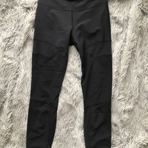 lulu mesh 7/8 leggings LIKE NEW CONDITION